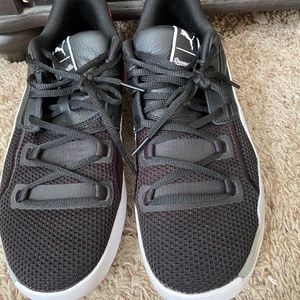 Men’s Puma basketball sneakers